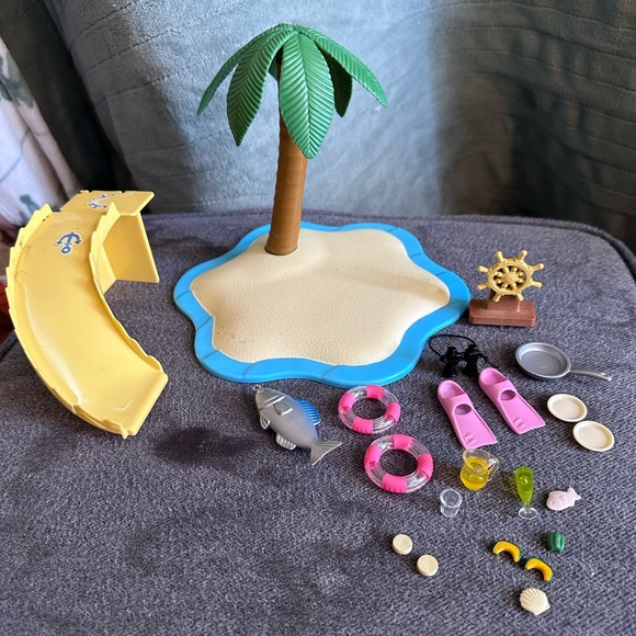 Rare Calico Critters replacement parts from 2 different sets - Picture 1 of 2